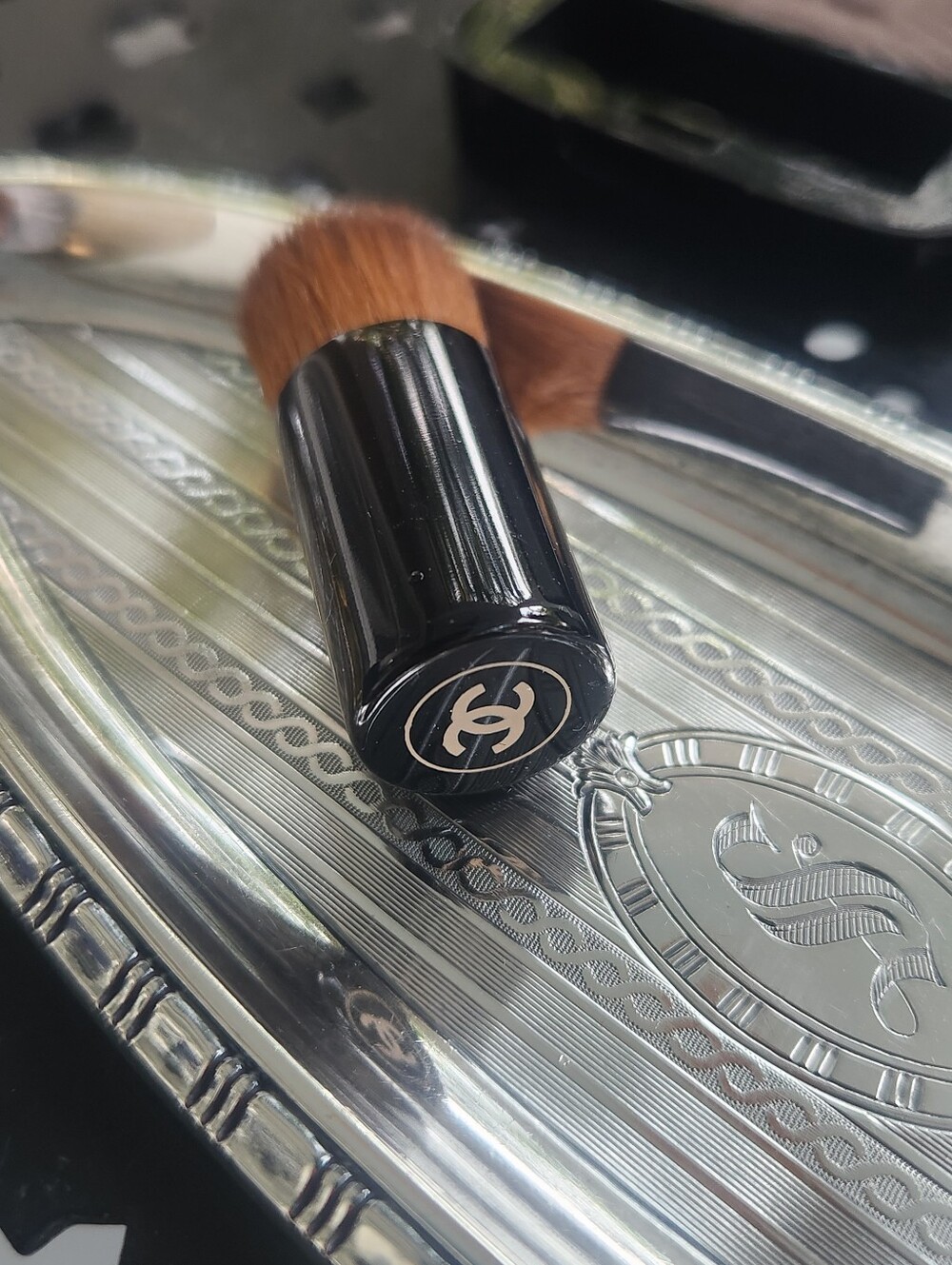 CHANEL MINI BRUSH